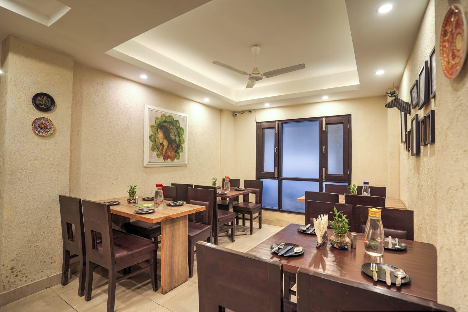 The Bunkk Inn Hotel & Restaurant ムスーリー エクステリア 写真